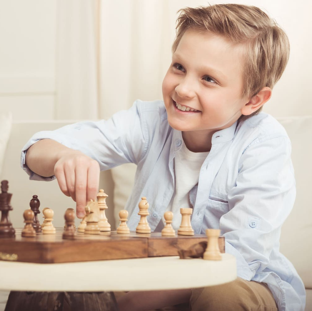 Роль батьків у підтримці й мотивації дітей при вивченні шахів: практичні поради та виховання інтересу до гри