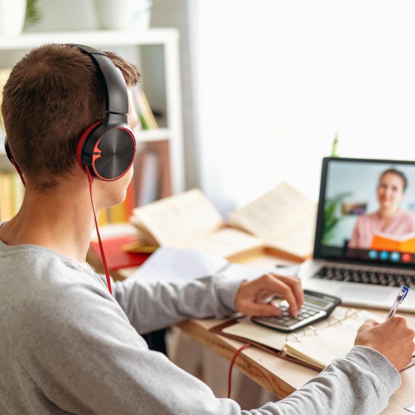 Чому вивчення Python корисне для майбутньої кар’єри вашої дитини в технологіях?